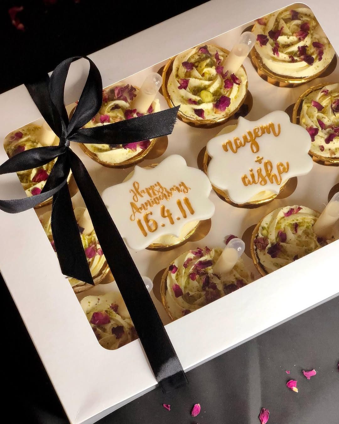 Baby shower cake and cupcakes by Moh Bakes and Treats in Nairobi