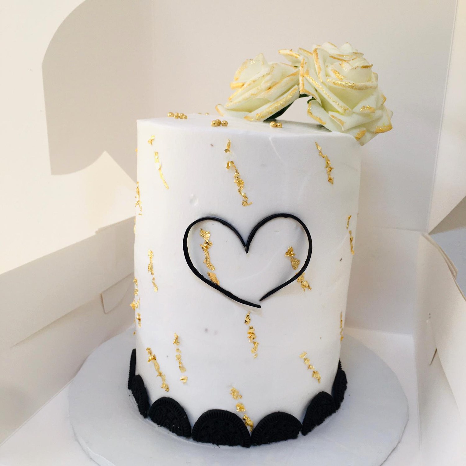 Elegant heart cake made by Moh Bakes & Treats